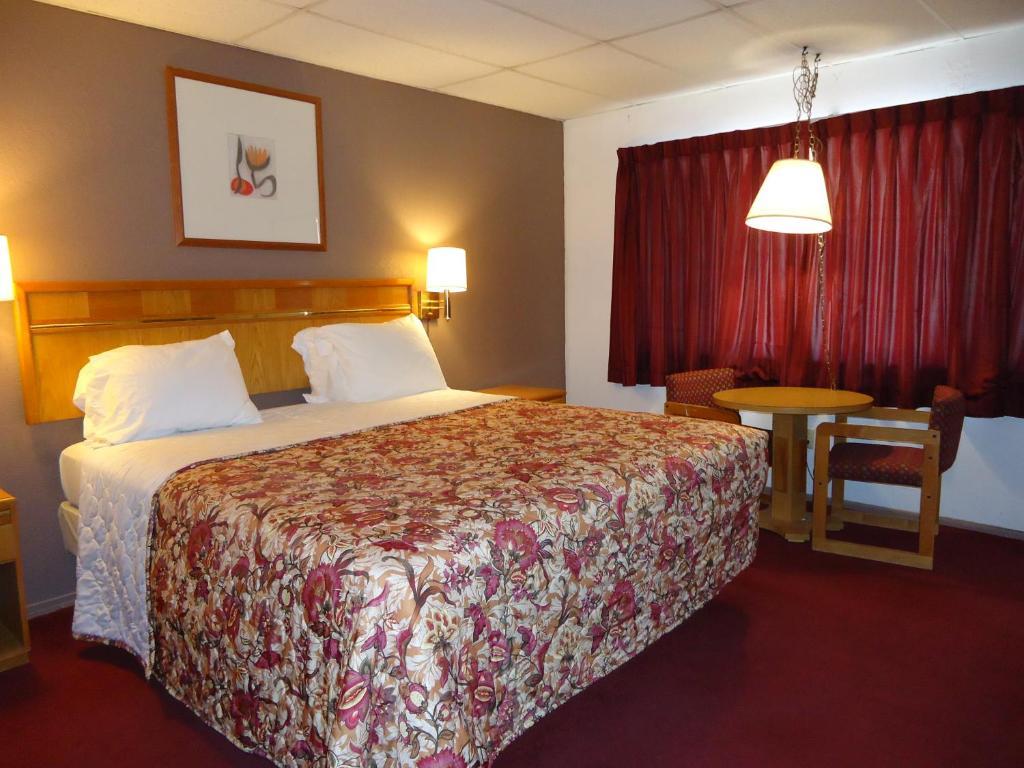 نيدلز River Valley Inn الغرفة الصورة